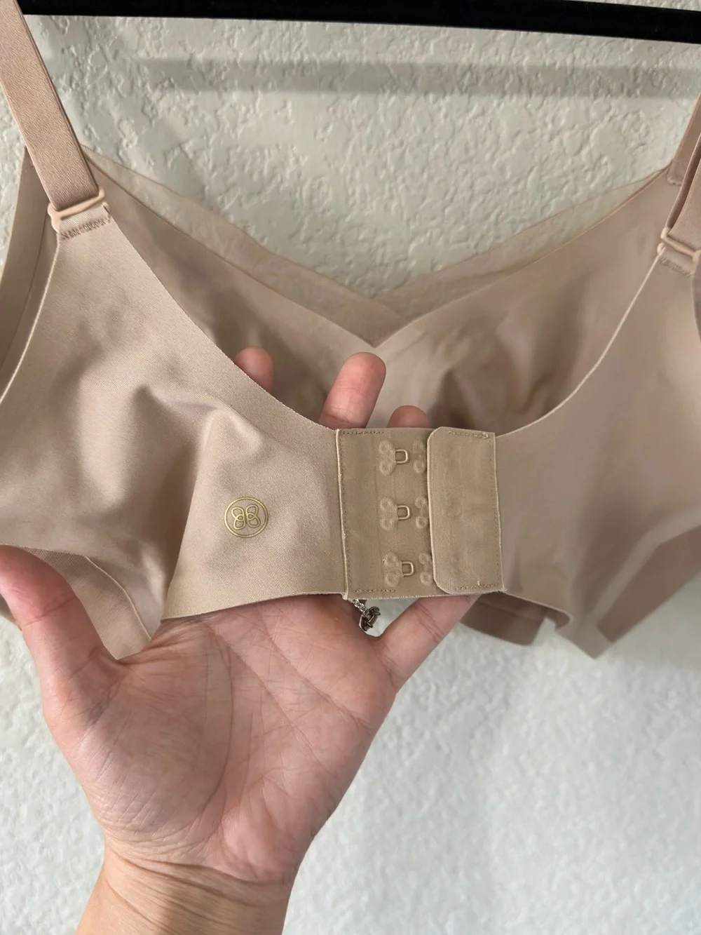 honeylove crossover wireless bra in sand